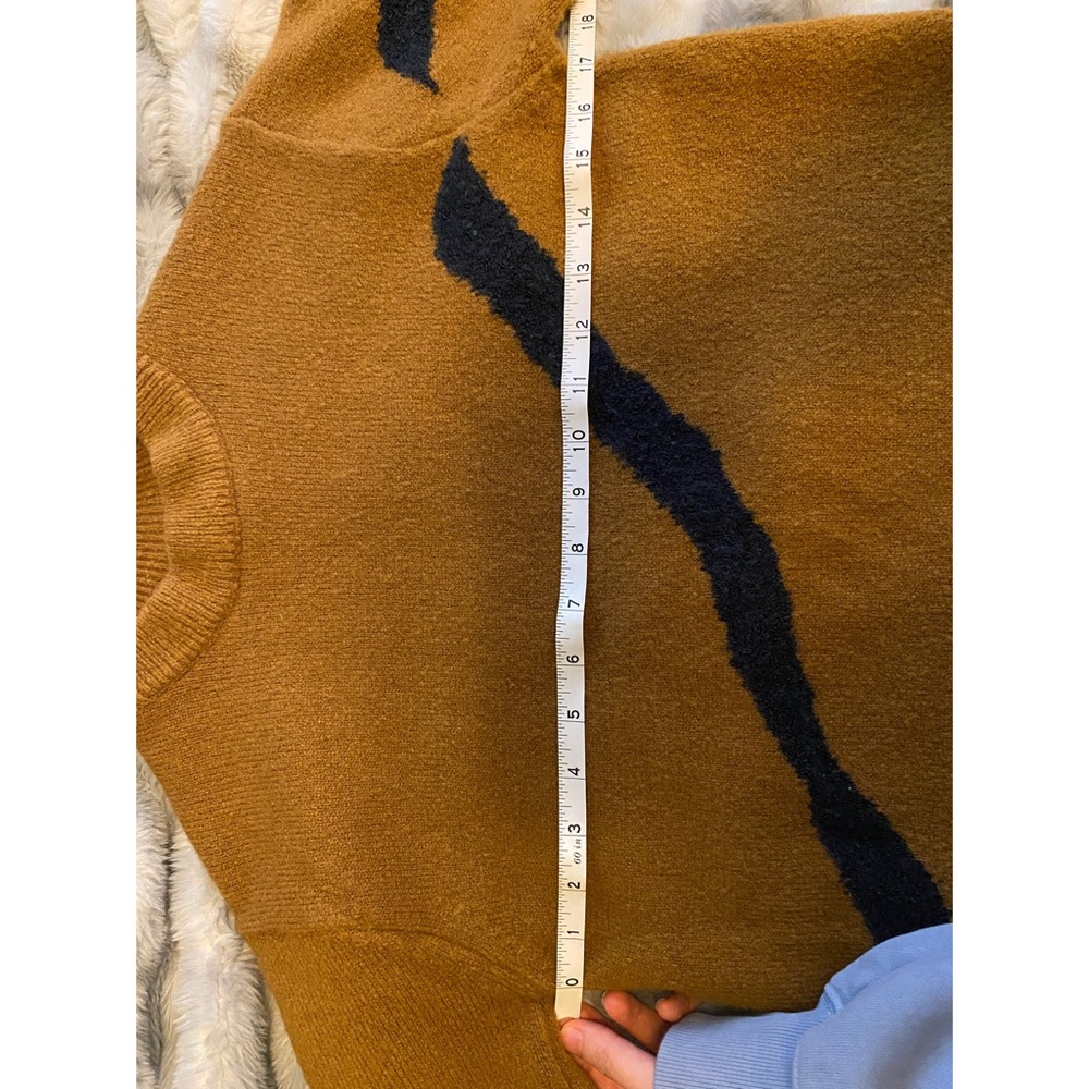 Oak + Fort Sweater - Picture 2 of 4